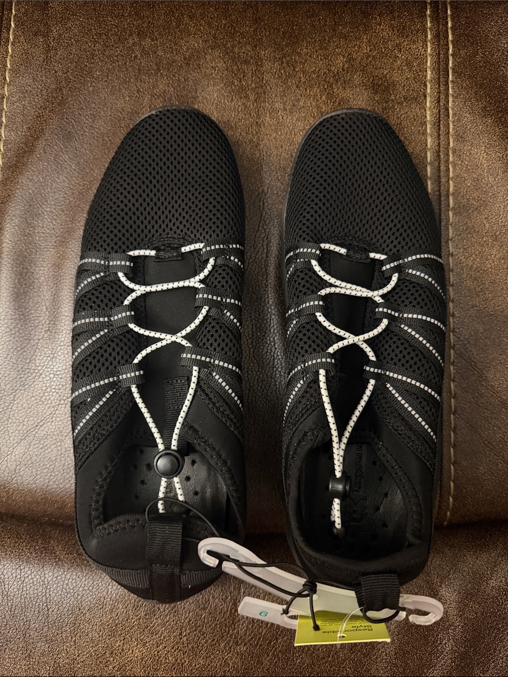 •ALL IN MOTION• “Aurora” Casual/Beach/Pool Shoes Sneakers Size 9 - Black // NWT - Picture 7 of 14
